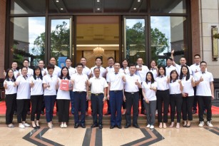 賦能進階，正己善為|廣東霸王花集團舉行“中層干部訓練營結業典禮”活動。